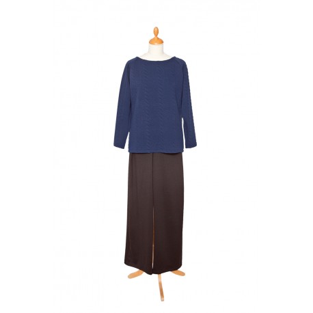 Pulli- Zopf- blau Hose- schwarz