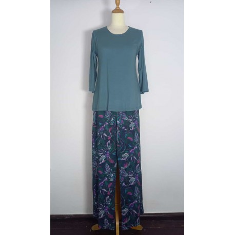A Shirt pinie / Hose dunkelgrün geblümt