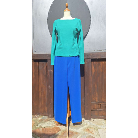 Shirt - lindgrün + Hose royalblau